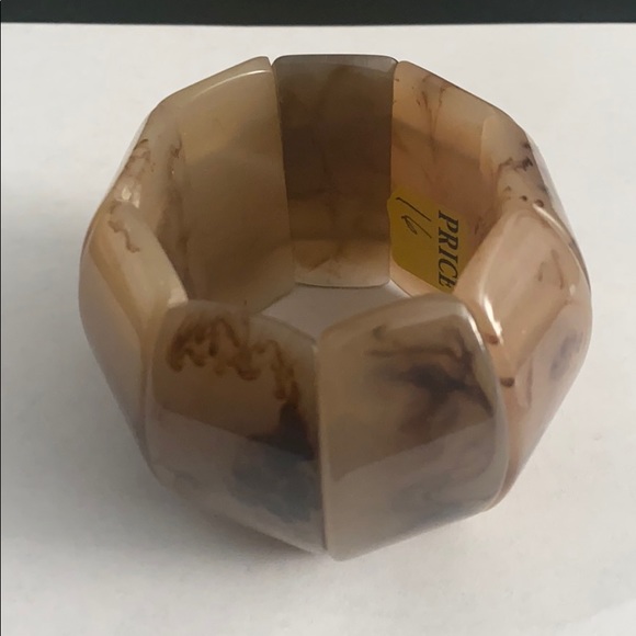 Beautiful plastic stone look bangle bracelet. - Picture 2 of 7